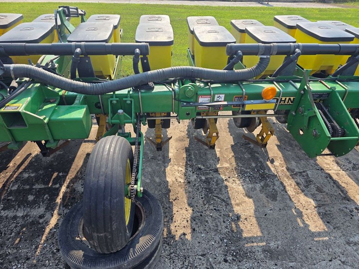 john-deere-1710-image-35