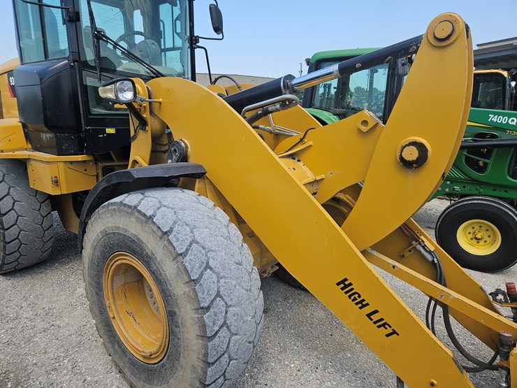 2015-caterpillar-930k-image-7