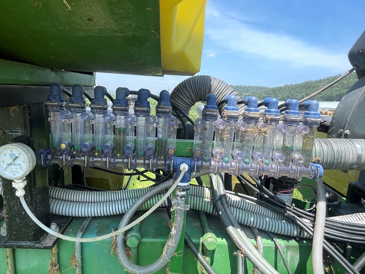 john-deere-7200-image-68