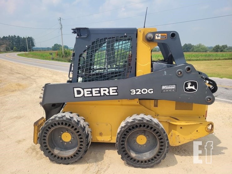 deere-320g-image-10