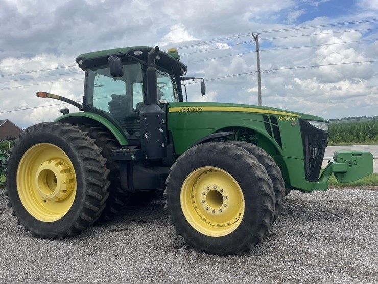 2011-john-deere-8335r-image-1