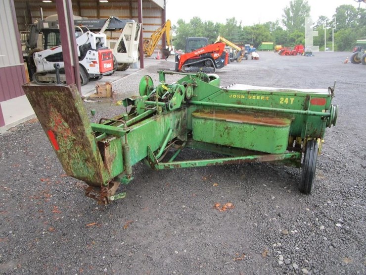 john-deere-24t-image-6