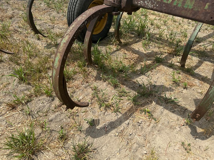 john-deere-100-image-16