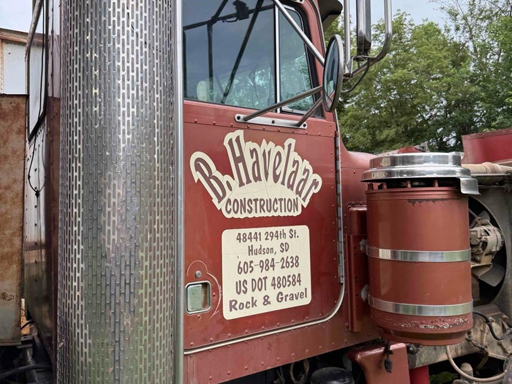 1987-peterbilt-359-image-31