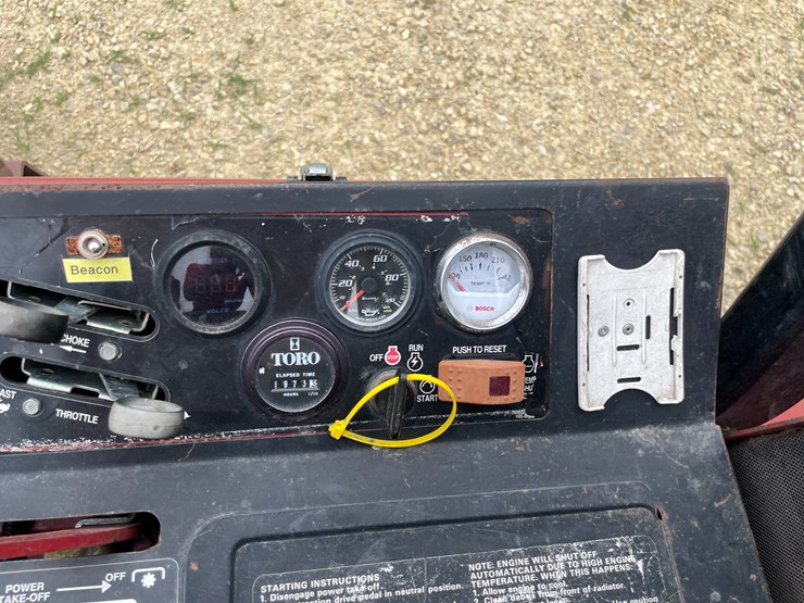 #1075-•-toro-lawn-mower-image-34