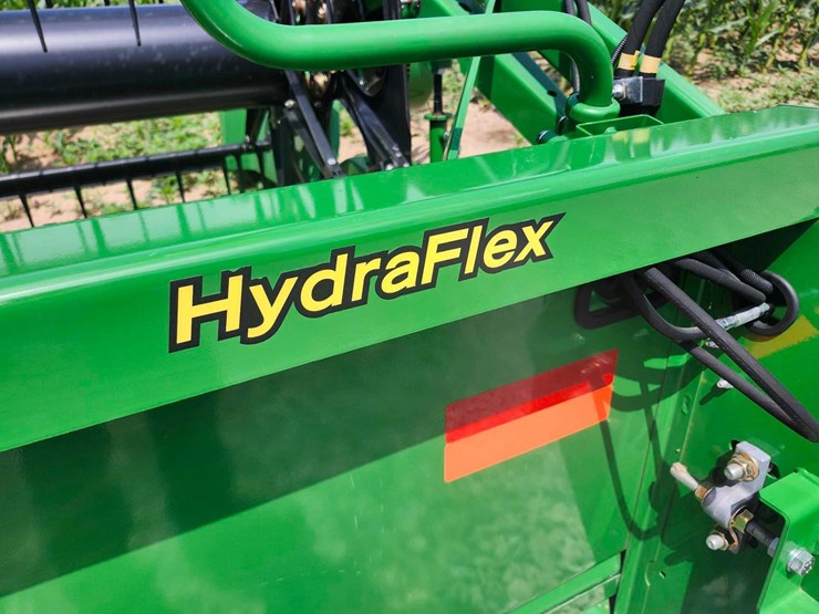 2014-john-deere-635f-grain-head-image-23