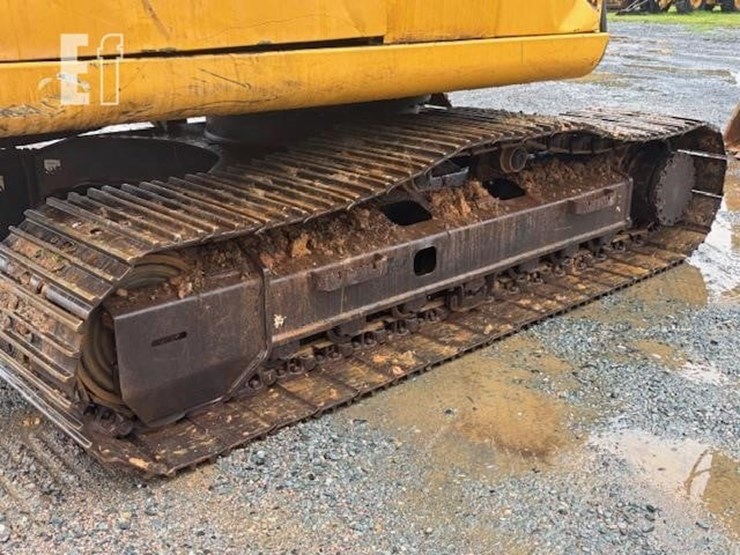 2014-deere-160g-lc-image-32