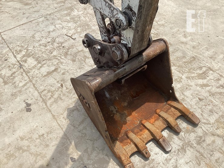 2006-takeuchi-tb135-image-11