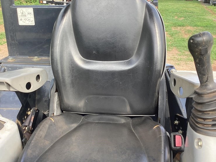2017-deere-35g-image-14