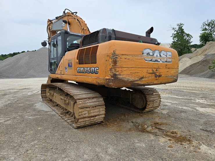 2012-case-350c-image-23