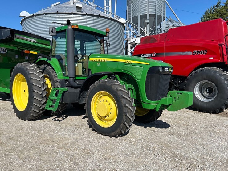 2005-john-deere-8220-image-1