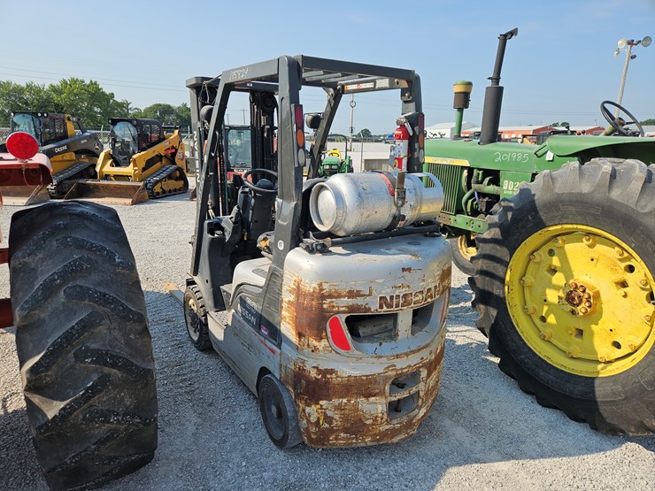 #185824-•-nissan-50-forklift-image-11