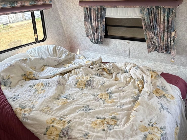 1998-jayco-eagle-25ft-camper-image-34