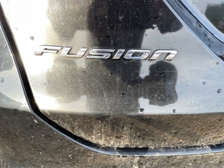 #1043-•-2014-ford-fusion-sedan-(wi-title-in-delay)-image-31