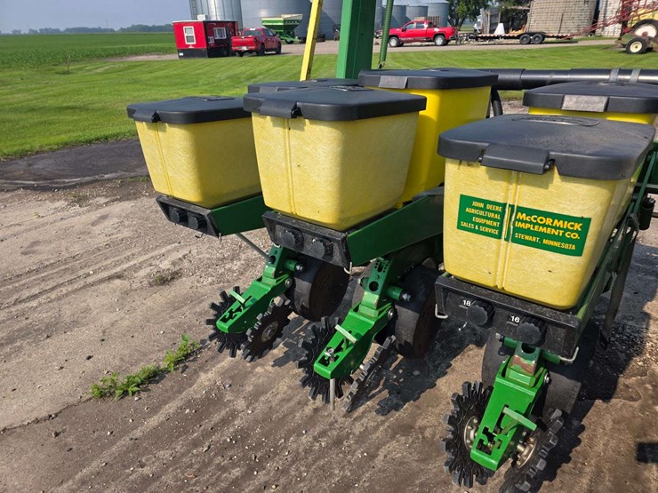 john-deere-1710-image-18