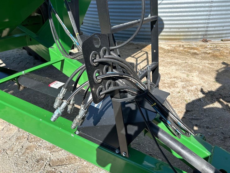 2013-j-and-m-620-14-grain-cart-image-3