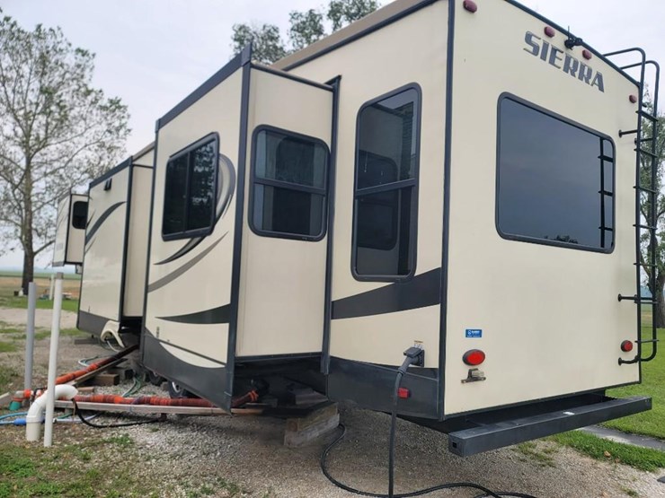 #20735-•-2017-forest-river-sierra-camper-image-39