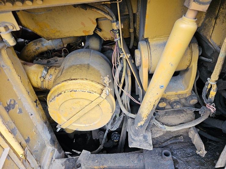 1984-caterpillar-973-image-28
