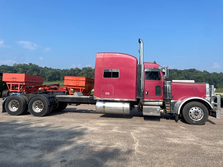 2007-peterbilt-379-image-4