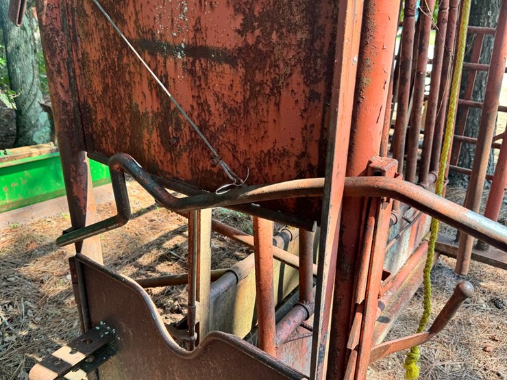 squeeze-chute-image-4