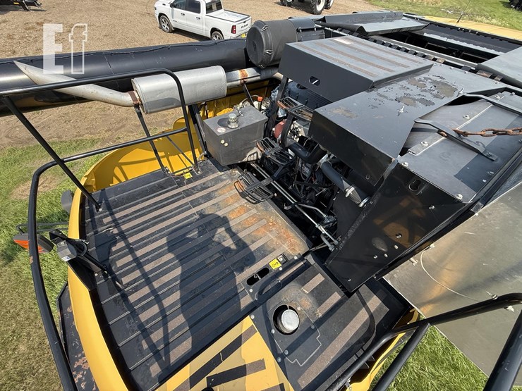 new-holland-cr960-image-60