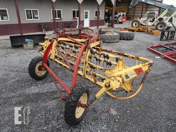 new-holland-260-image-3