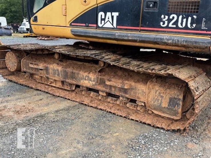 caterpillar-320cl-image-34