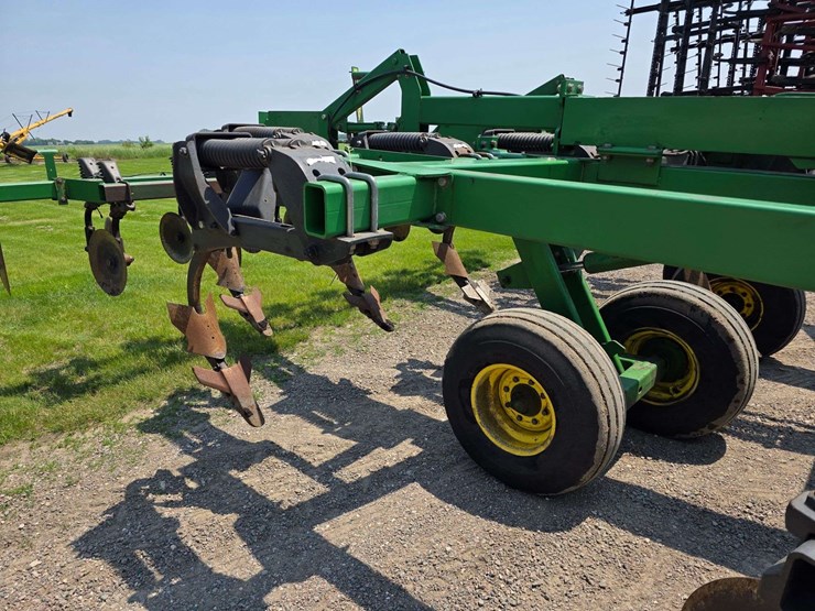 john-deere-2700-image-8