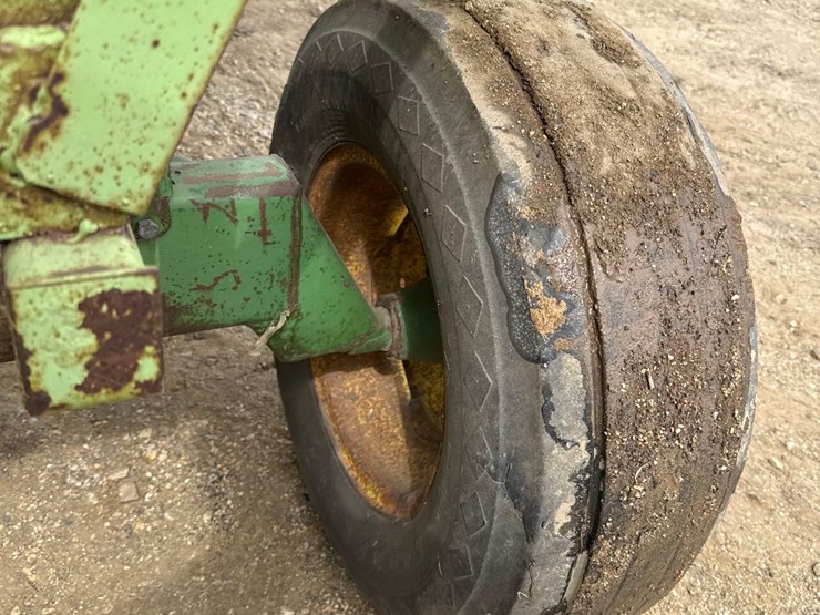 parker-200bu-gravity-wagon-image-16
