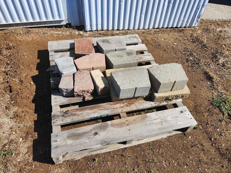 2-pallets-of-paver-bricks-image-1