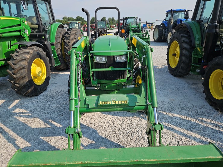 2015-john-deere-5055e-image-4