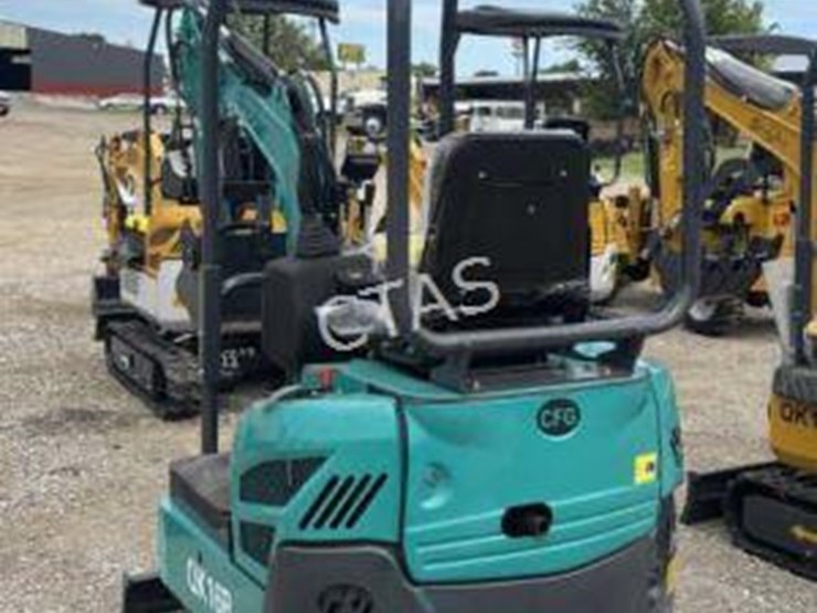 #106-•-cfg-industrial-mini-excavator-w/-hydraulic-thumb-image-4