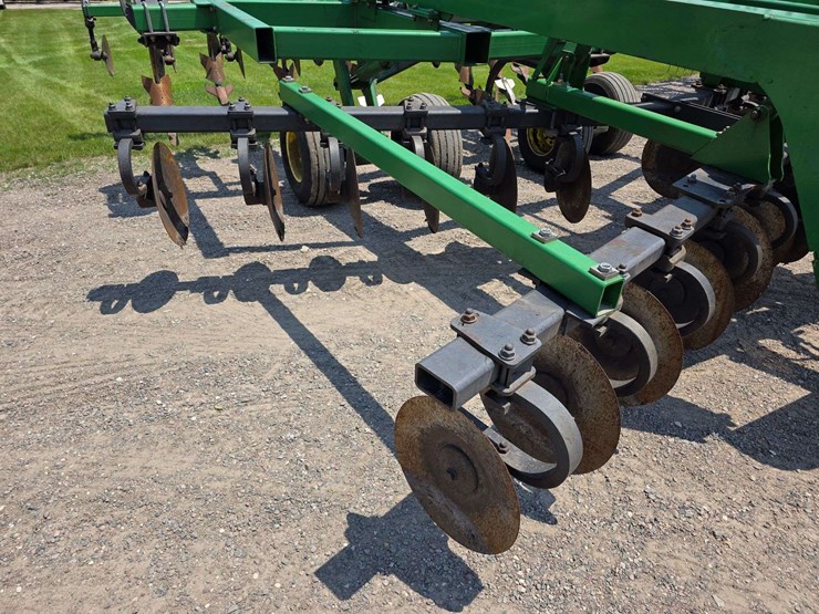 john-deere-2700-image-44
