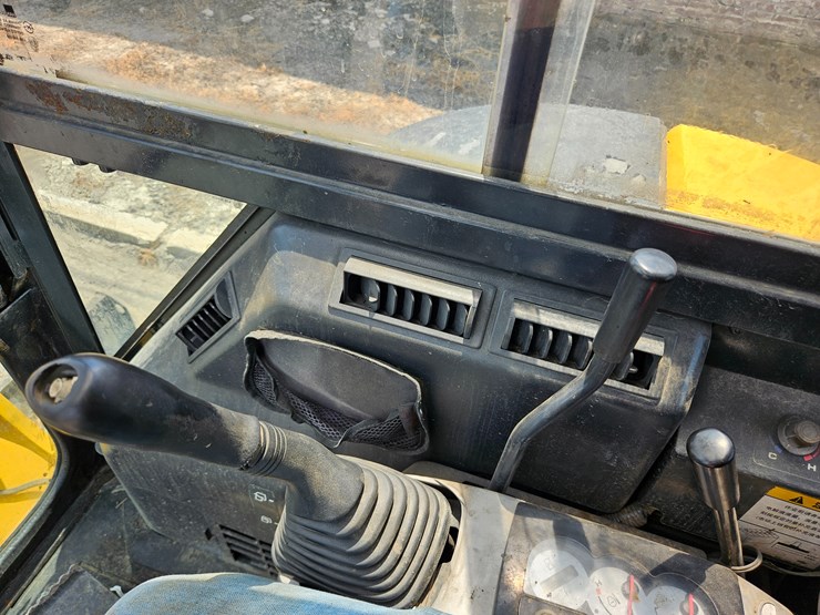 2018-komatsu-pc55mr-image-49