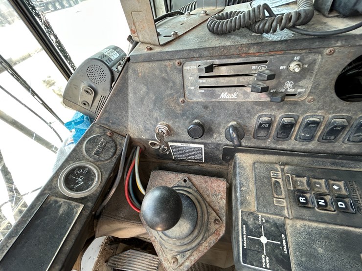 #9394-•-inop-2007-mack-mr-mr600s-t/a-daycab-garbage-truck-vin:-1m2k189c07m036142-image-50