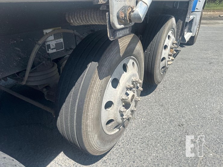 2021-mack-granite-64fr-image-27