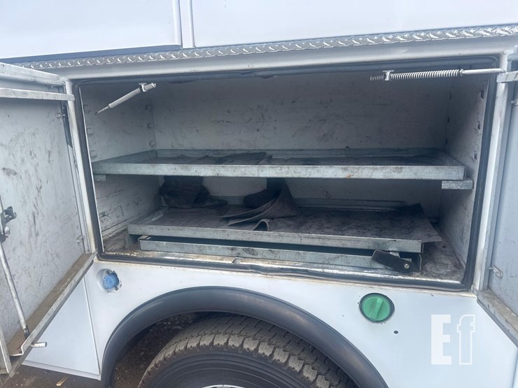 2015-ford-f550-image-27