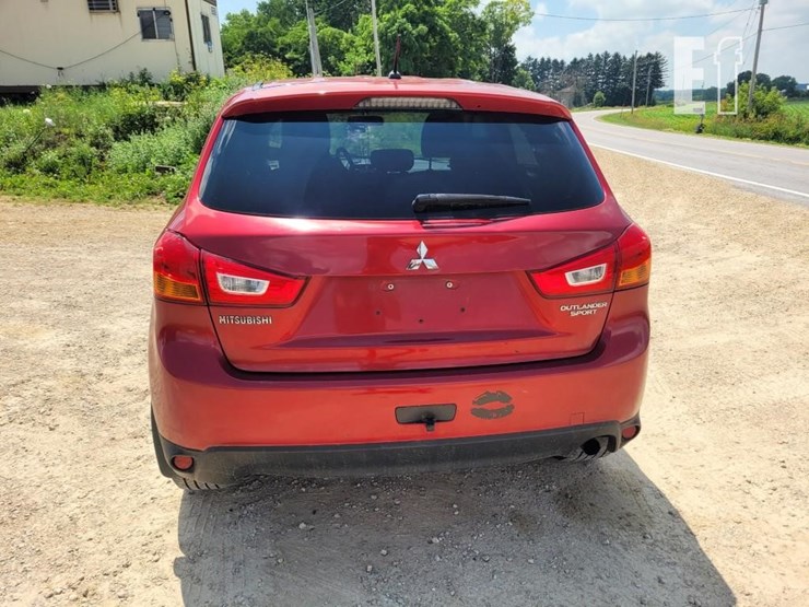 2015-mitsubishi-outlander-image-8