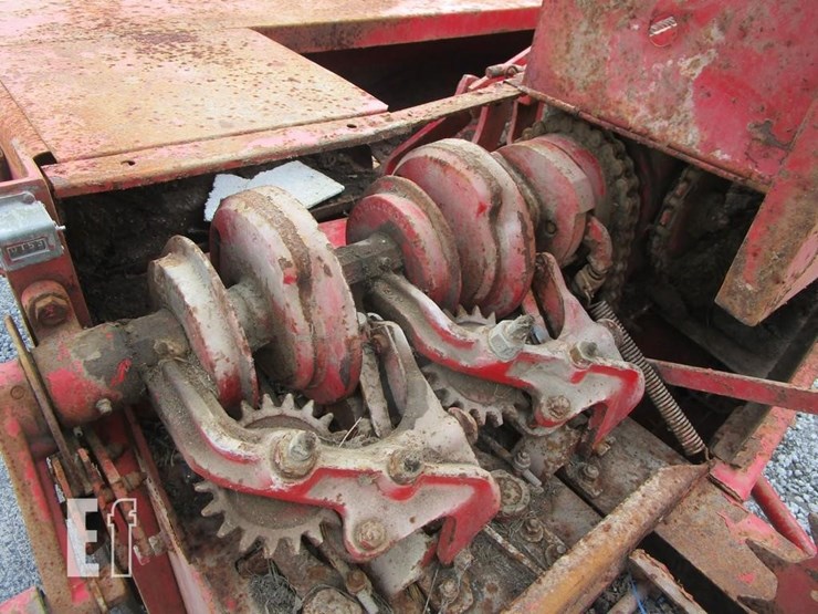 massey-ferguson-12-image-5
