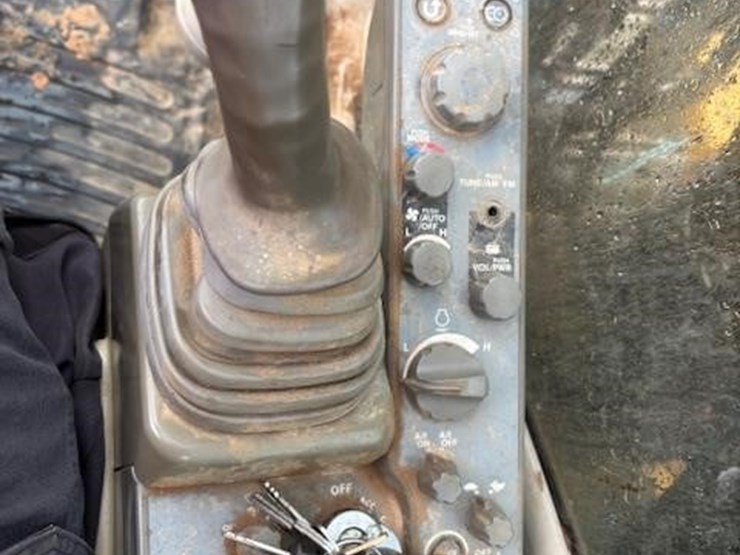2014-deere-160g-lc-image-9