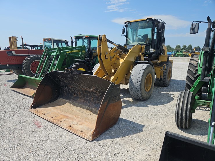 2015-caterpillar-930k-image-24