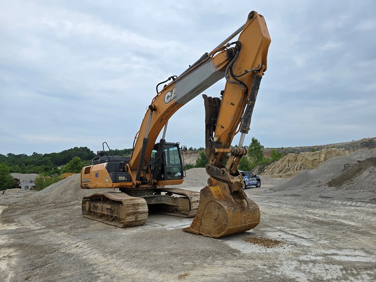 2012-case-350c-image-55
