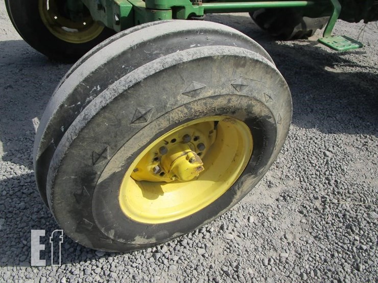 john-deere-2355-image-4