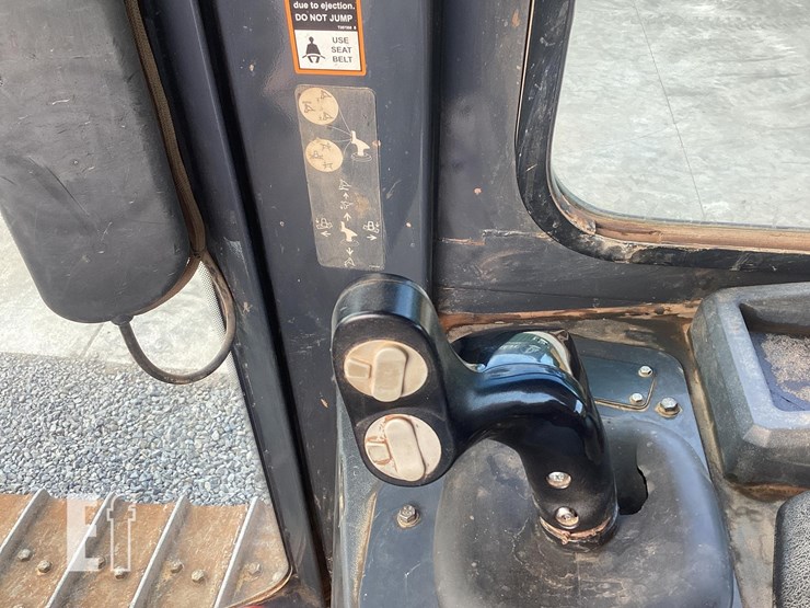 2017-deere-550k-lgp-image-18