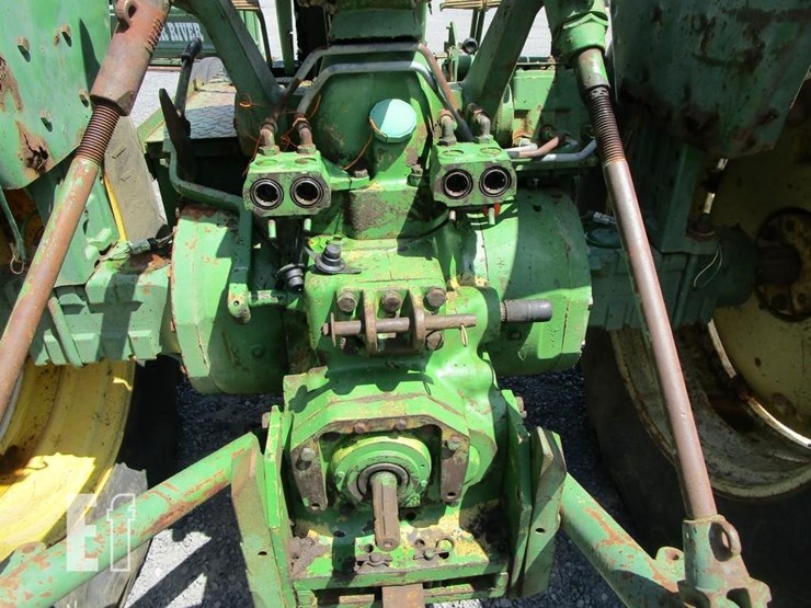 john-deere-2940-image-8