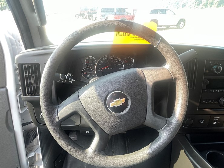 #1033-•-2023-chevy-express-van-(has-wi-salvage-title)-image-42