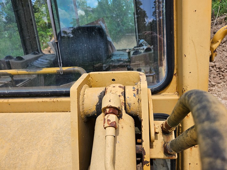 caterpillar-931b-image-80