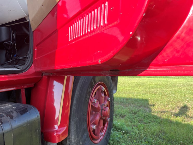 #1017-•-1985-retired-firetruck-(has-wi-title)-image-116