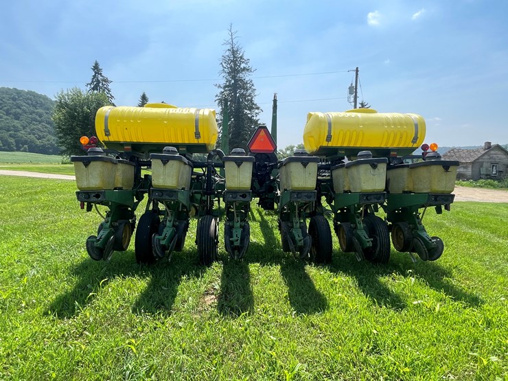 john-deere-7200-image-8