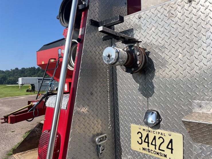 #1017-•-1985-retired-firetruck-(has-wi-title)-image-12